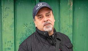 Červené nechty, rúž a dlhé vlasy: Uf, Sväťo Malachovský prezlečený za ženu vás zničí!