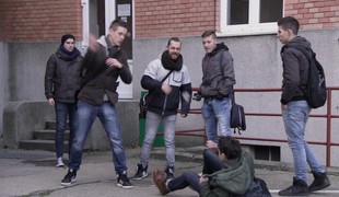 Šikana / Láska na zabitie