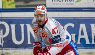 Hokejista skolaboval počas zápasu, museli ho oživovať