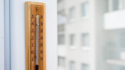 Slovensko čaká tropický pondelok. Na väčšine územia platí najvyšší stupeň výstrahy