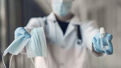 Na Slovensku si prvýkrát pripomíname Deň obetí pandémie COVID-19