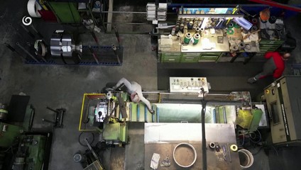 Zamestnanci si prilepšia kvôli legislatívnej chybe. Sviatok, ktorý nie je sviatkom, prináša 100 % príplatok