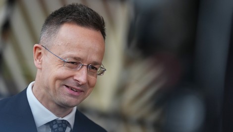 Exminister Szijjártó súkromnými lietadlami prelietal 14 miliónov eur