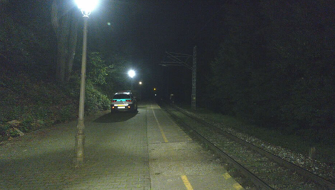 Nočná tragédia na železnici: Vlak zrazil muža ležiaceho na koľajisku