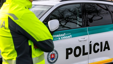 Polícia upozorňuje na muža, ktorý sa dotýka žien. Apeluje, aby prípady nahlasovali