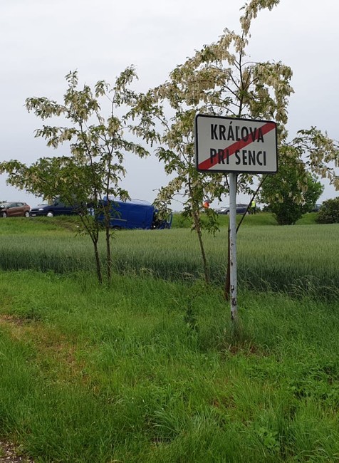 Hromadná nehoda pri Senci. Na mieste zasahovali leteckí záchranári