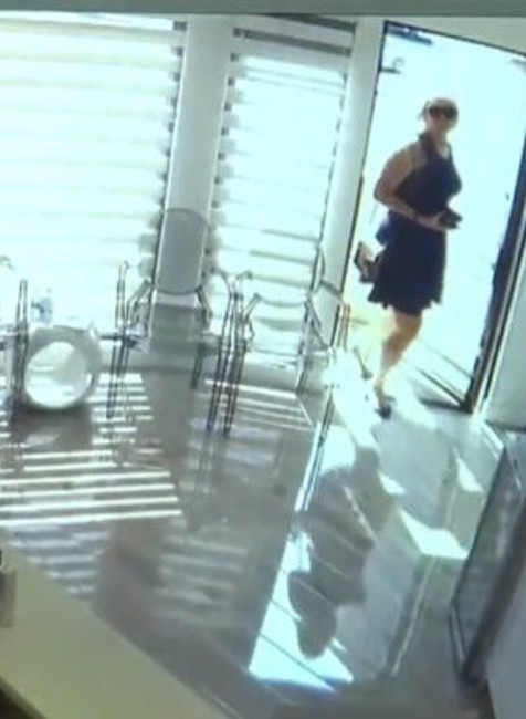 Podstúpila zákrok za niekoľko tisíc. Po botoxovej banditke pátra polícia