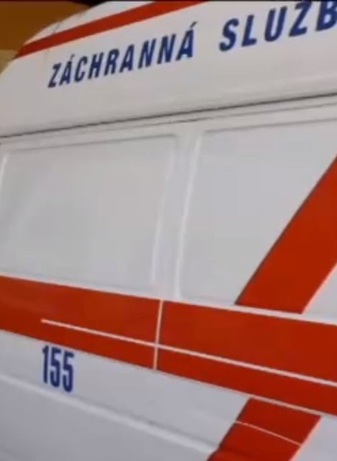 Nočný zásah policajtov. Nezhody v rodine sa premenili v boj o život