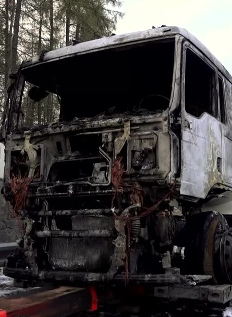 [multi] Poziar na dialnici 392