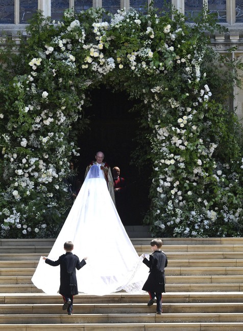 Meghan ide do kostola