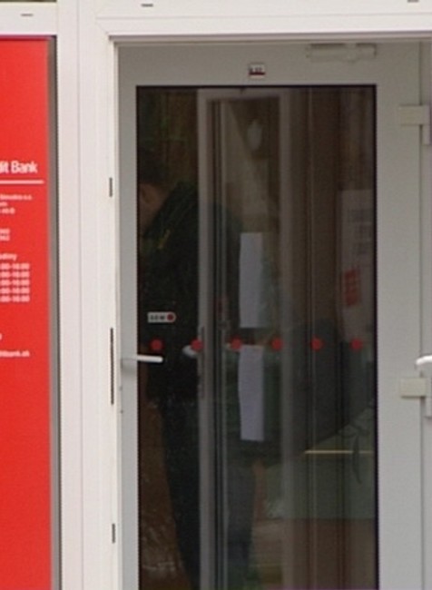 Lúpež v banke a stávkovej kancelárii v Šamoríne