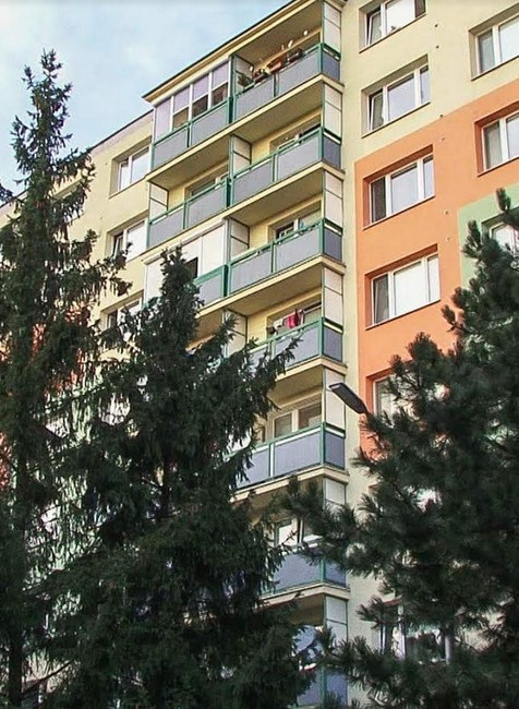 3-ročné dievčatko vypadlo z okna