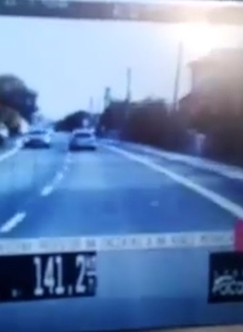 Povolanie syn, kritizuje polícia vodiča, ktorý šiel cez obec 140 km/h