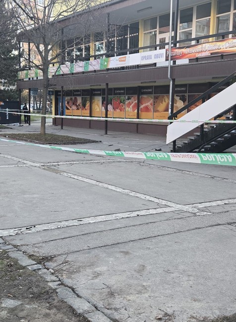 vybuchnutý bankomat (2)