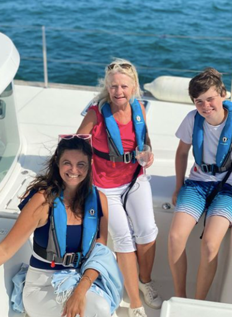 Deborah James s mamou a synom