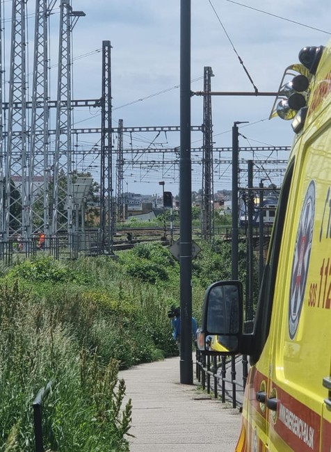 Podkolibská ulica - Vlak zrazil človeka (1)