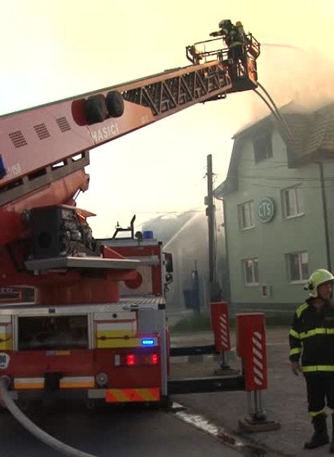 [multi] Požiar v Rimavskej Sobote zachvátil firmu na distribúciu tabaku 6