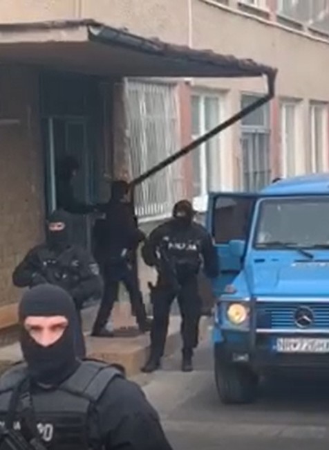 Mariana Kočnera odvážajú z NAKA po výsluchu