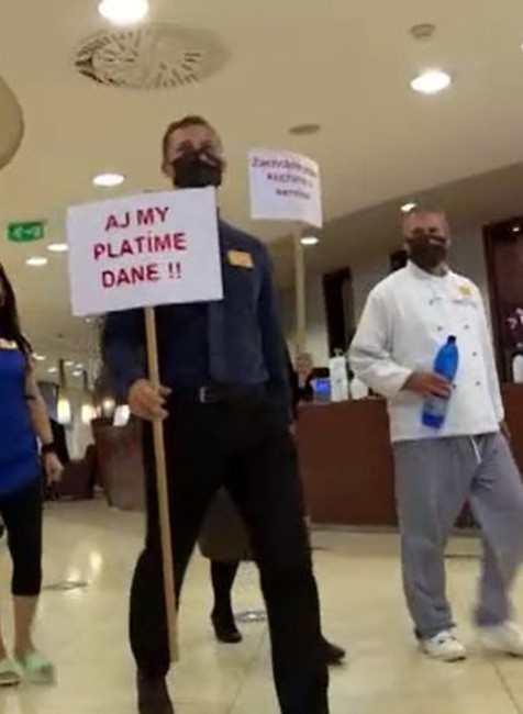 Cestovný ruch na kolenách