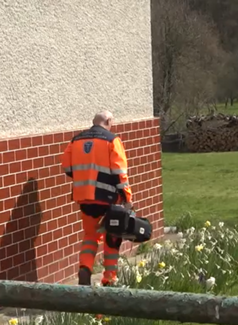 Muž držal v dome svoju mamu