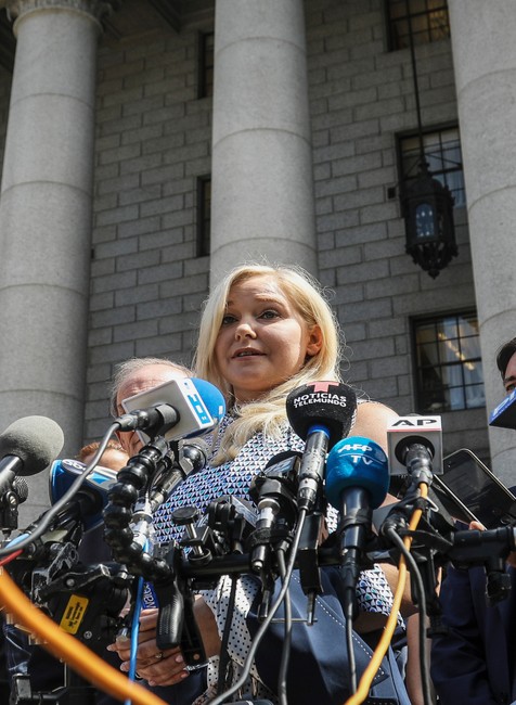 Jeffrey_Epstein_Accuser_Memoir760044