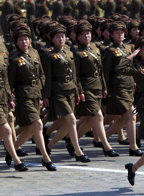 Severná Kórea oslavy 100. výročie vojenská prehliadka