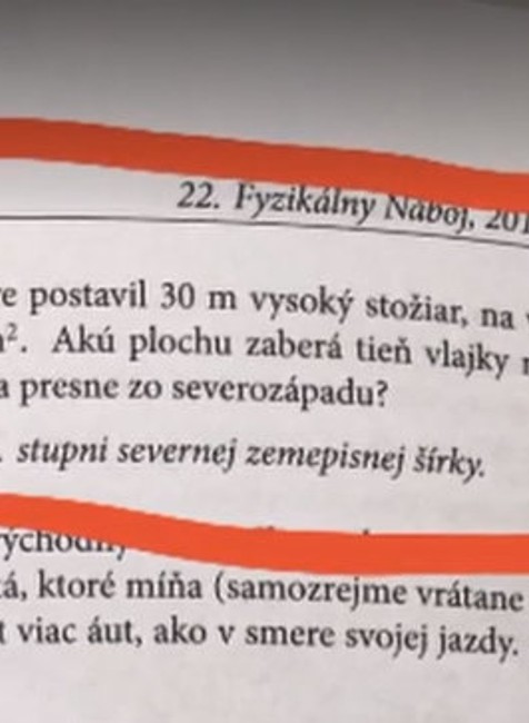 FOTO: Andrej Danko sa dostal do príkladov z fyziky. Študenti riešili aj jeho stožiar