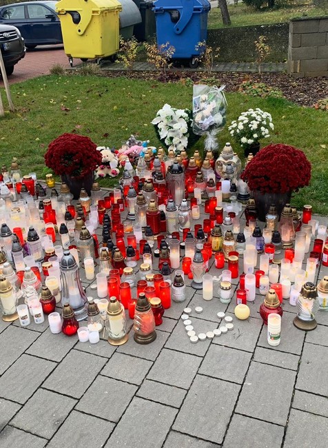 Spomienka na mŕtvych študentov z havarovaného autobusu v Kolíňanoch