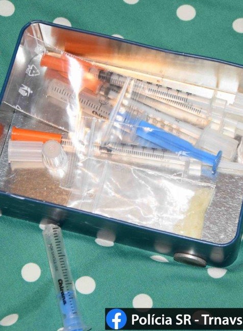 Polícia z Galanty a Trnavy obvinila päť osôb zo závažnej drogovej činnosti