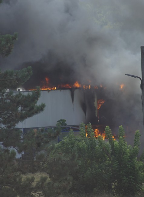 Požiar haly v Partizánskom