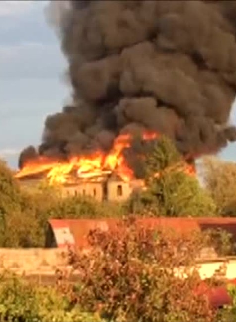 [multi] Požiar kaštiel 3795