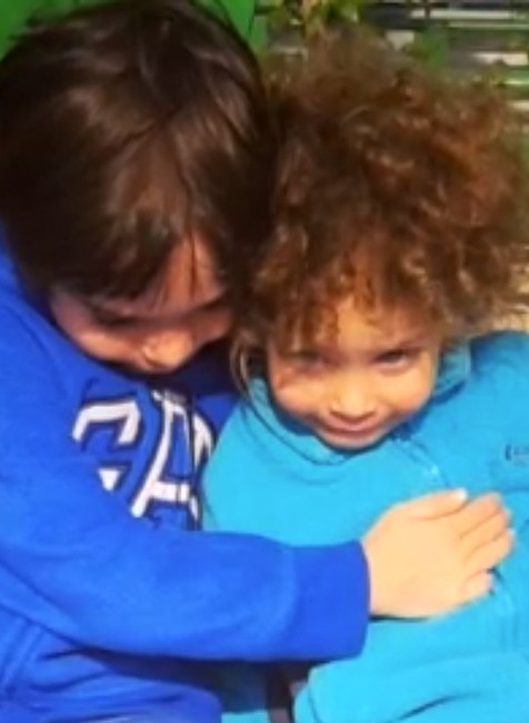 Nezvestné deti Very Wisterovej by mali byť v USA. Odcestovať tam s nimi mal otec