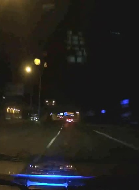 Cestný pirát pod vplyvom drog. Nezastavili ho ani výstrely