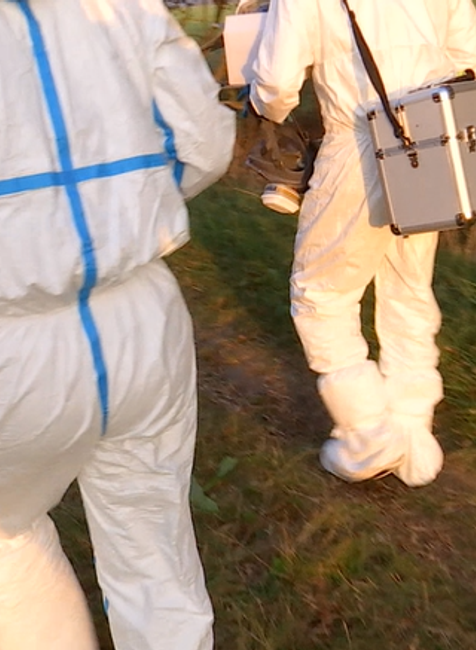 Hasiči pri požiari narazili na podozrivé sudy s neznámymi chemikáliami. Na pomoc prišla aj NAKA