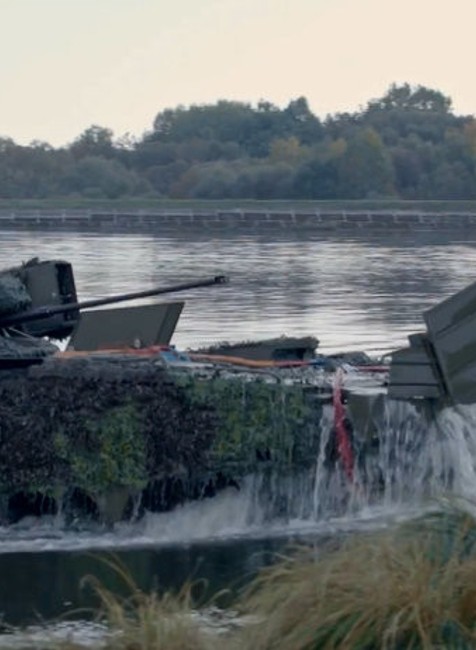  Na pláne je plávajúce vozidlo Vydra 8x8 