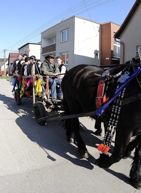 V Trenčianskej Teplej nezabudli na tradície. Takto vyzerá pravá šibačka