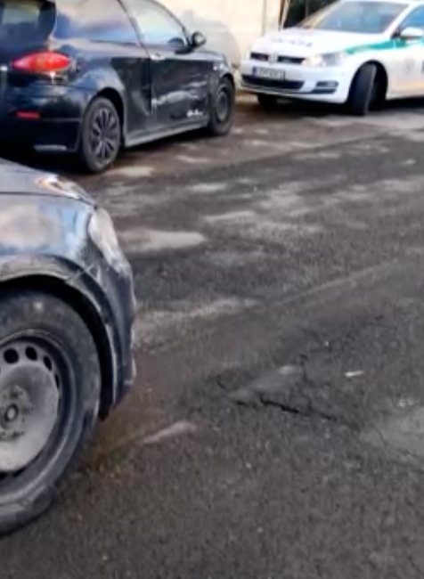 Nebezpečnou  jazdou ohrozoval vodičov a poškodil tri autá