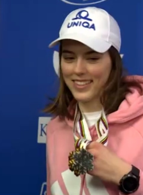 Majsterka sveta Petra Vlhová je doma. V noci pristála v Bratislave