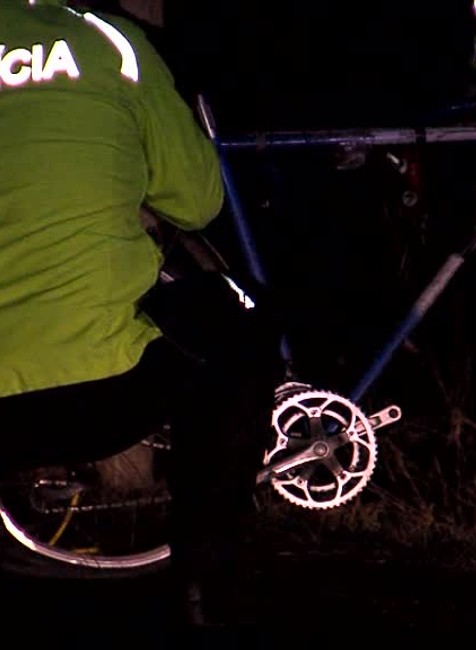 Zrazil cyklistu a z miesta ušiel. Policajti po mužovi dlho nepátrali