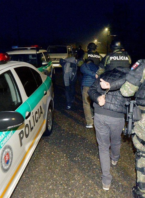 Nechutný obchod s maloletou. Otec ju predal do rodiny za 3000 eur