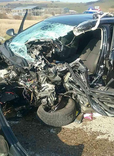 FOTO: Tragická nehoda auta s kamiónom. Cesta je uzavretá 