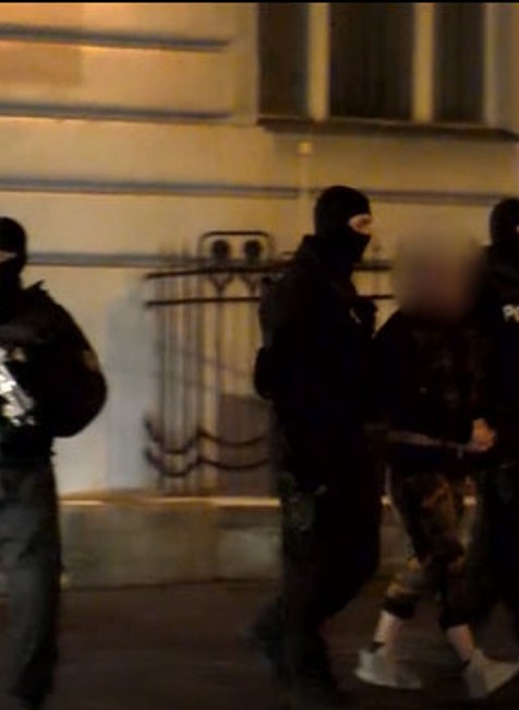 NAKA vypátrala luxusné autá za tisíce eur. Medzi obvinenými z krádeže je podľa TV JOJ aj bývalý šofér Aleny Zs.