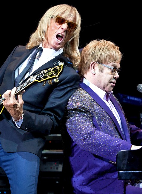 Elton John gitarista 2