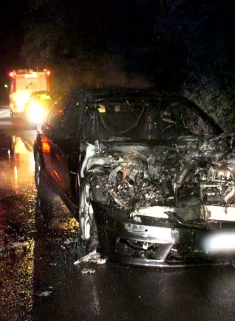 [multi] Požiar auta po nehode 251