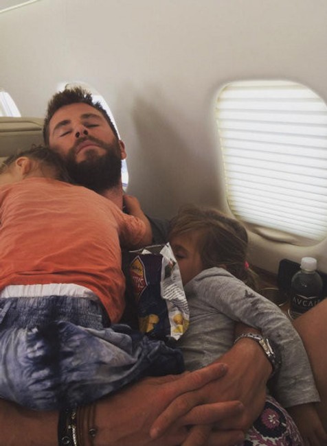 Chris s deťmi v lietadle