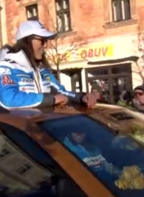 Vlhovú vítal na na rodnom Liptove dav ľudí. Dojalo ju to 