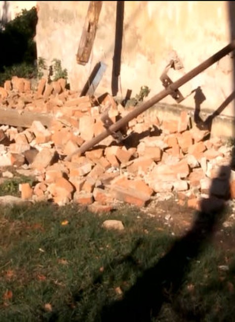 Východ Slovenska zasiahol silný vietor. V okolí lietali strechy