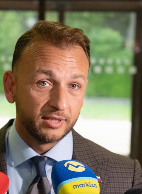 202405_2_vlada5039372