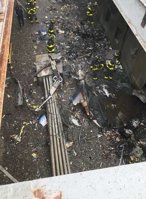 Vrtuľník narazil do strechy mrakodrapu na Manhattane