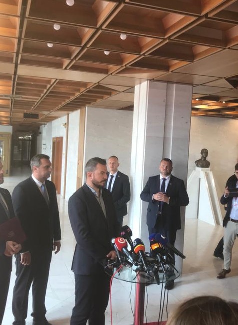 Brífing Andreja Danka a Petra Pellegriniho